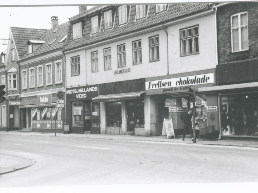 Helmershus i 1991 - Storgade 33. Midtsjællands Video og Frellsen Chokolade 